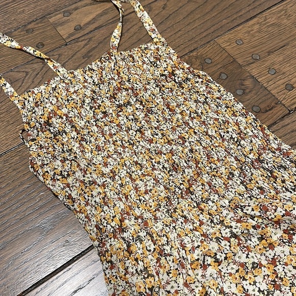 Faithfull the Brand Claretta Smocked Floral Midi Dress - Picture 3 of 5